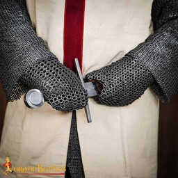 Mitaines en cotte de mailles XIIIe-XIVe siècle, anneaux plats, rivets ronds - Celtic Webmerchant