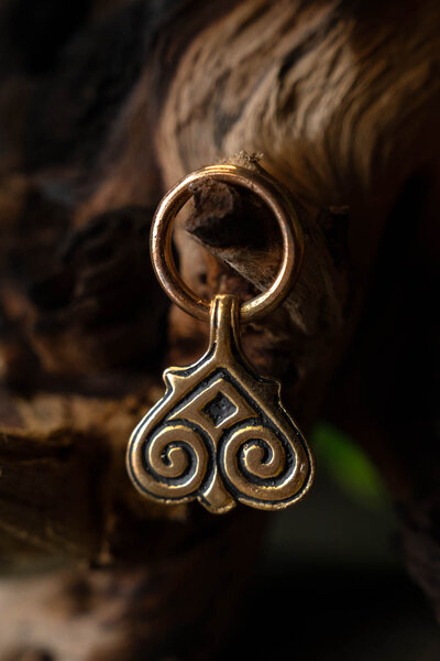 Hjärtformade Viking bälte montering med ring - Celtic Webmerchant