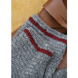 Gehäkelte Socken, 100 % Wolle, grau - weinrot - Celtic Webmerchant