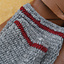 Gehäkelte Socken, 100 % Wolle, grau - weinrot - Celtic Webmerchant