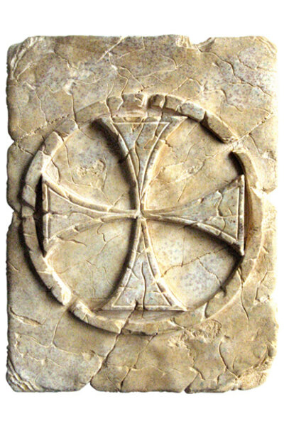 Dekoracyjny kamień z krzyżem templariuszy - Celtic Webmerchant