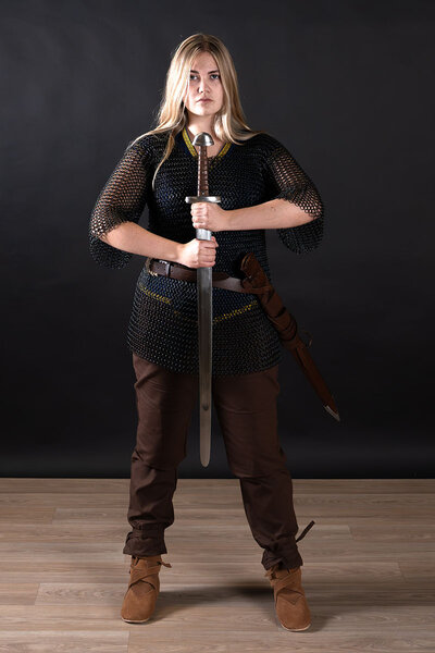 Haubergeon, zwart, ongeklonken 8 mm - Celtic Webmerchant