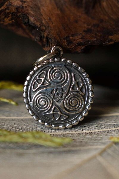 Sølv keltisk vedhæng triskelion med spiraler - Celtic Webmerchant
