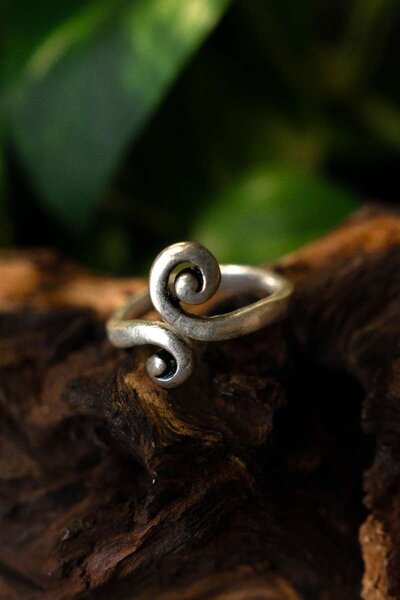 anneau celtique avec motif en spirale stylisée, argenté - Celtic Webmerchant