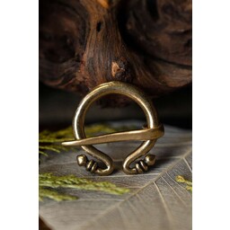 Liten romersk Omega-brosch - Celtic Webmerchant