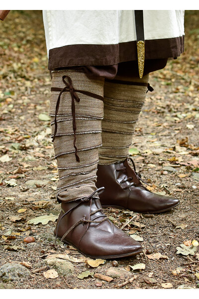 Leg wrappings with herringbone motive - Celtic Webmerchant