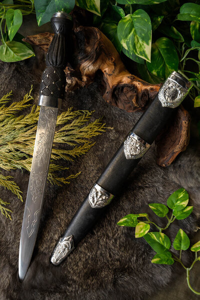 Pugnale (dirk) decorato - Celtic Webmerchant