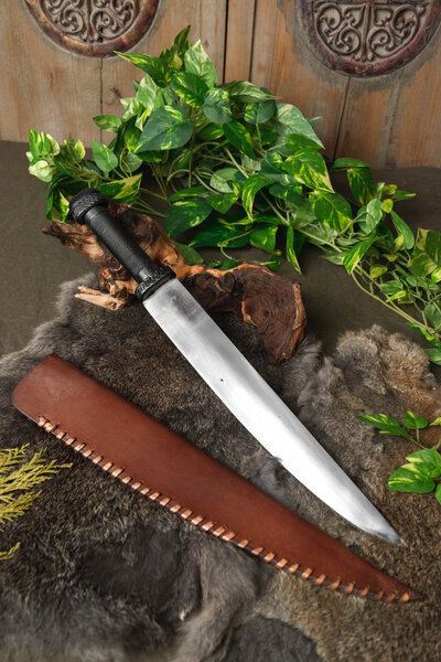 Dark Viking seax with wire wrapped grip - Celtic Webmerchant