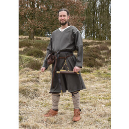 Tunika Kragelund handsydda finish, olivgrön - Celtic Webmerchant
