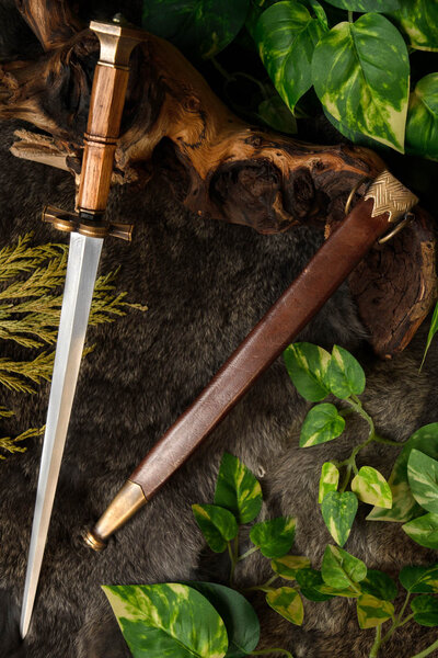 Deutscher Quillon Dolch mit Scheide, 16. Jahrhundert. - Celtic Webmerchant