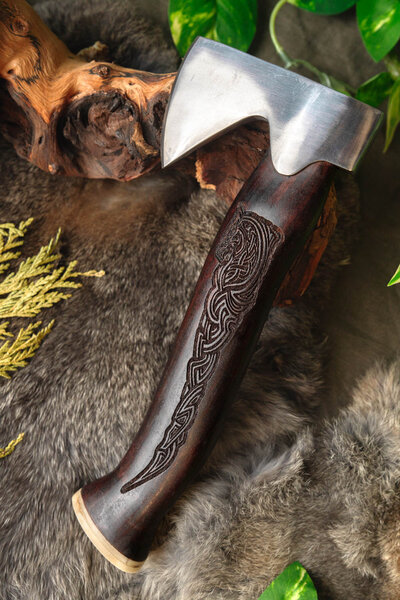 Viking yxa i rostfritt stål med Mjolnir - Celtic Webmerchant