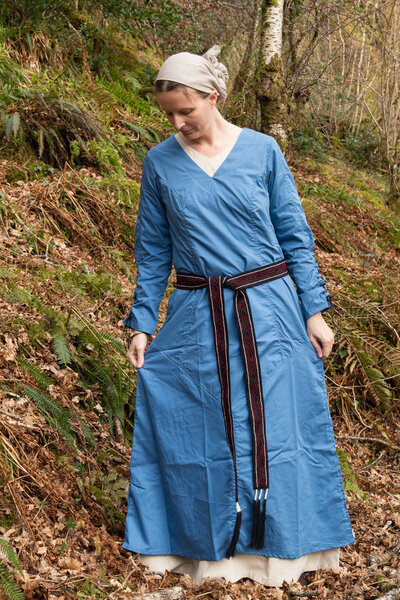 Medieval underdress Aldith, blue - Celtic Webmerchant