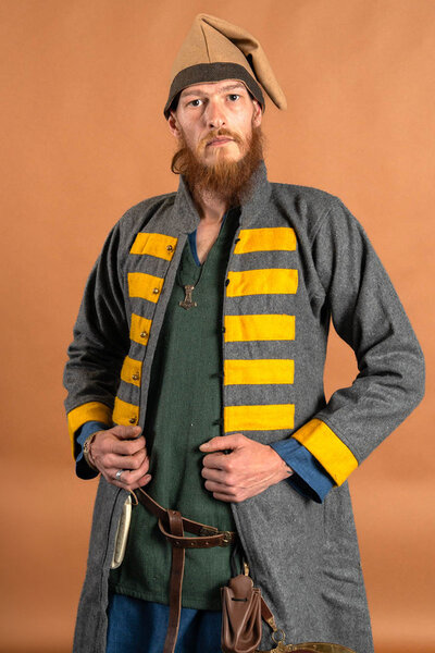 Rusvik Abrigo vikingo Bartosz, amarillo/gris - Celtic Webmerchant