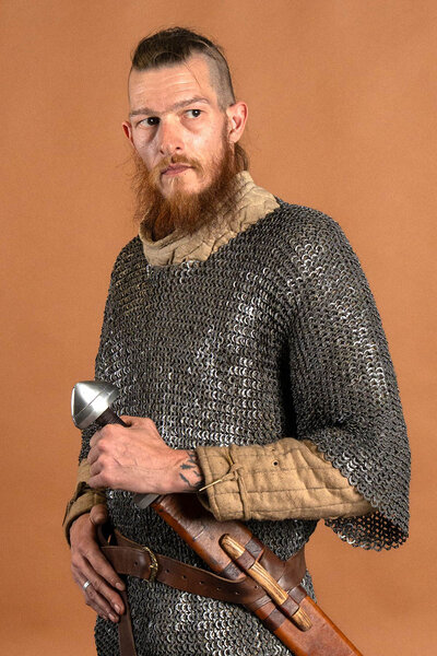 Haubergeon, mieszane, płaskie pierścienie, okrągłe nity 8 mm - Celtic Webmerchant