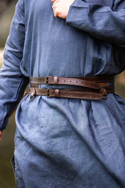 Double ceinture Ubbe, marron foncé - Celtic Webmerchant