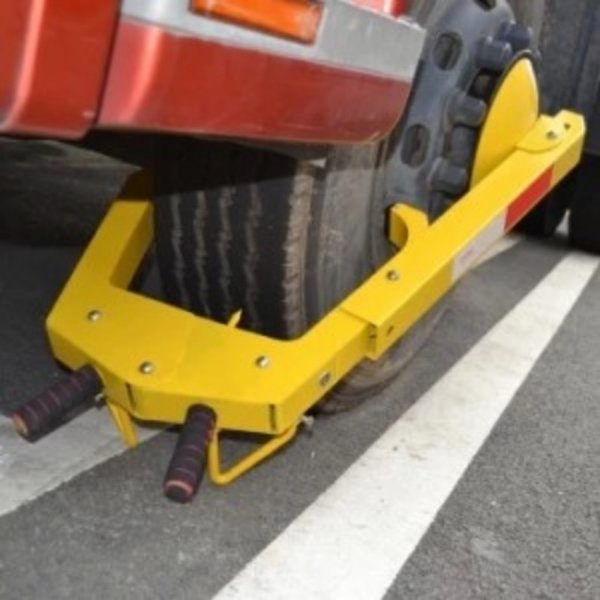 Wheel clamp for trucks and trailers