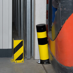 BLACK BULL Heavy duty bollards SWING