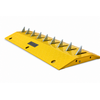 Traffic speed bump with teeth for one-way traffic