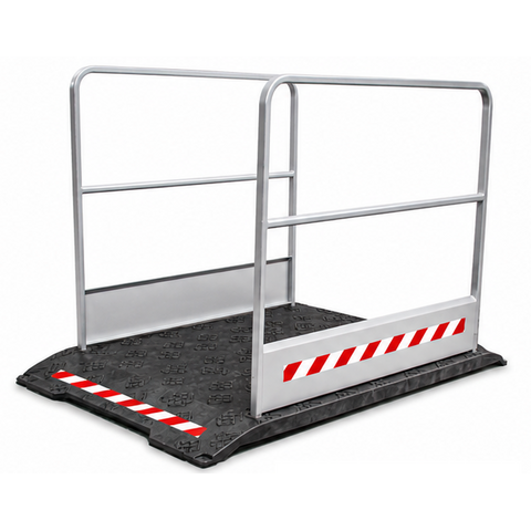 Loopbrug werf met grijze handrails