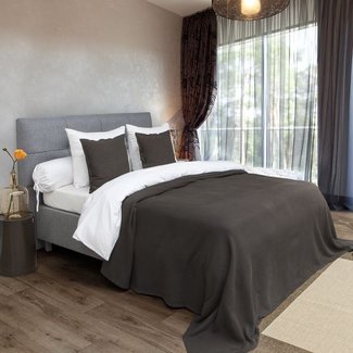HnL Marseille bedspread | 270/260 cm | Mocha