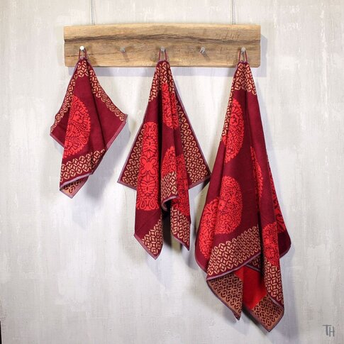 Bassetti  Terry cloth towels for the bathroom | PALLAVICINO R1 red