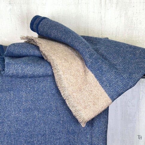 coastland  Wolldecke - FineSoftFish  | friesisch blau-wattgrau | 145/200 cm