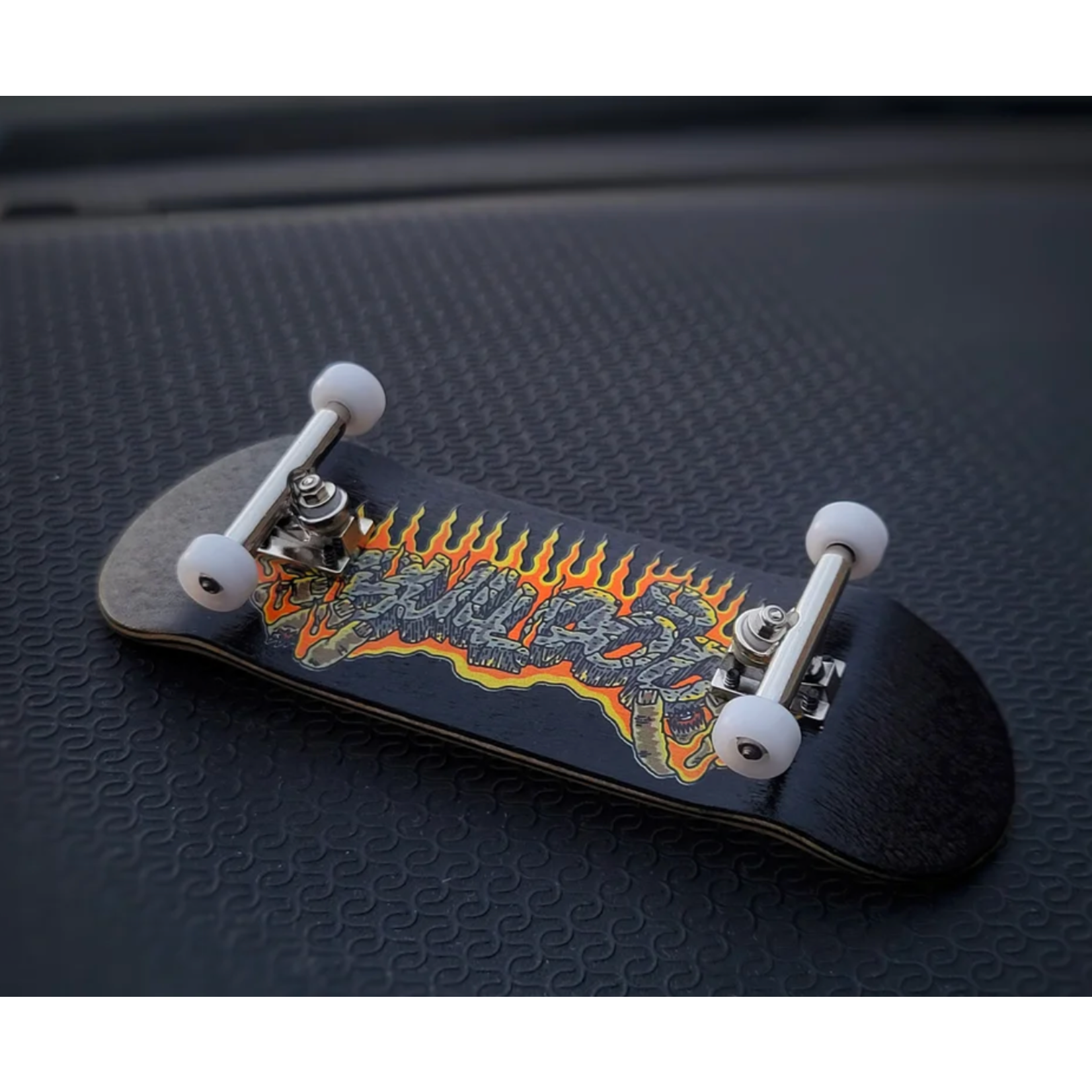 BULLGOD BULLGOD  FLAMING HANDS PREMIUM FINGERBOARD 34MM
