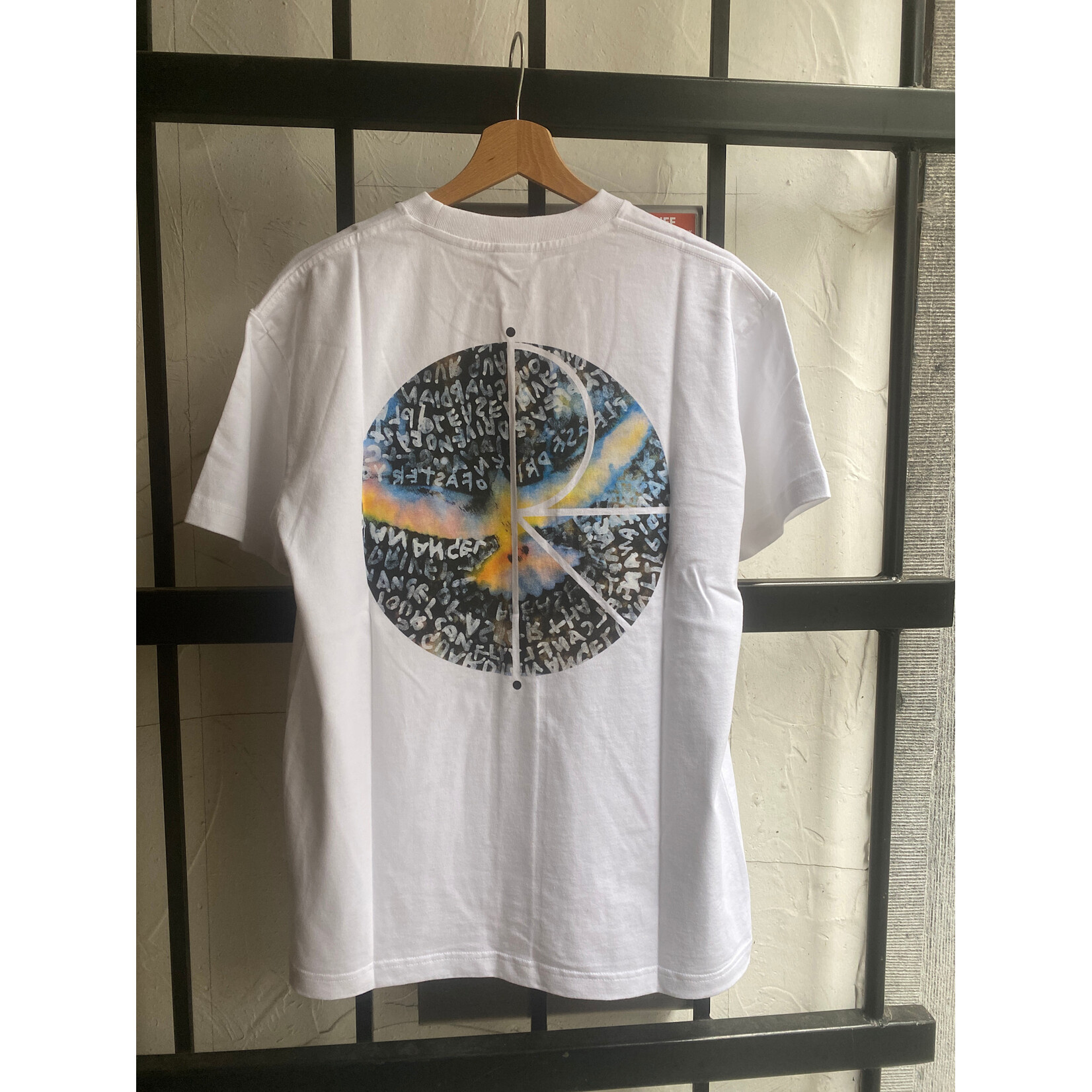 POLAR POLAR SEARCHING FOR PEACE FILL LOGO TEE WHITE