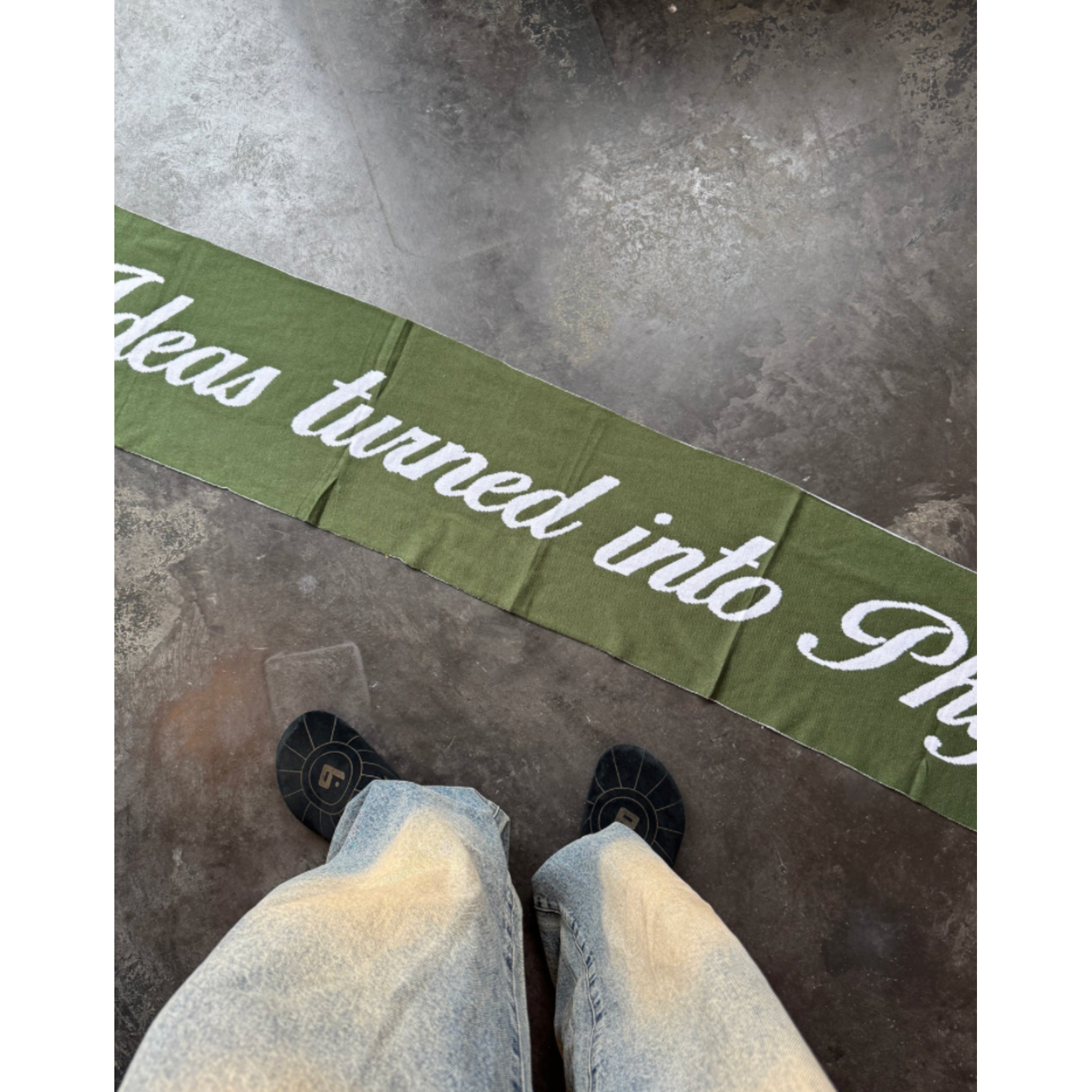 BUCHAN Buchan Quote Scarf - Green