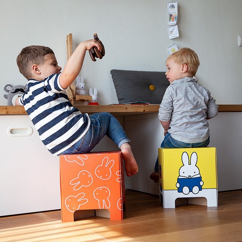 Stool Cardboard - Miffy - red