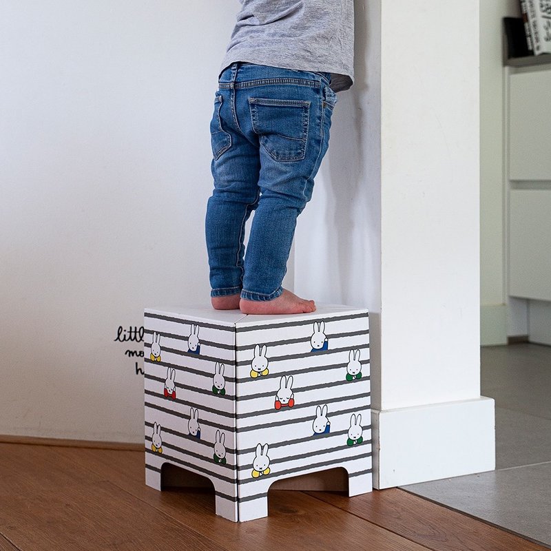 Stool Cardboard - Miffy - black white stripes