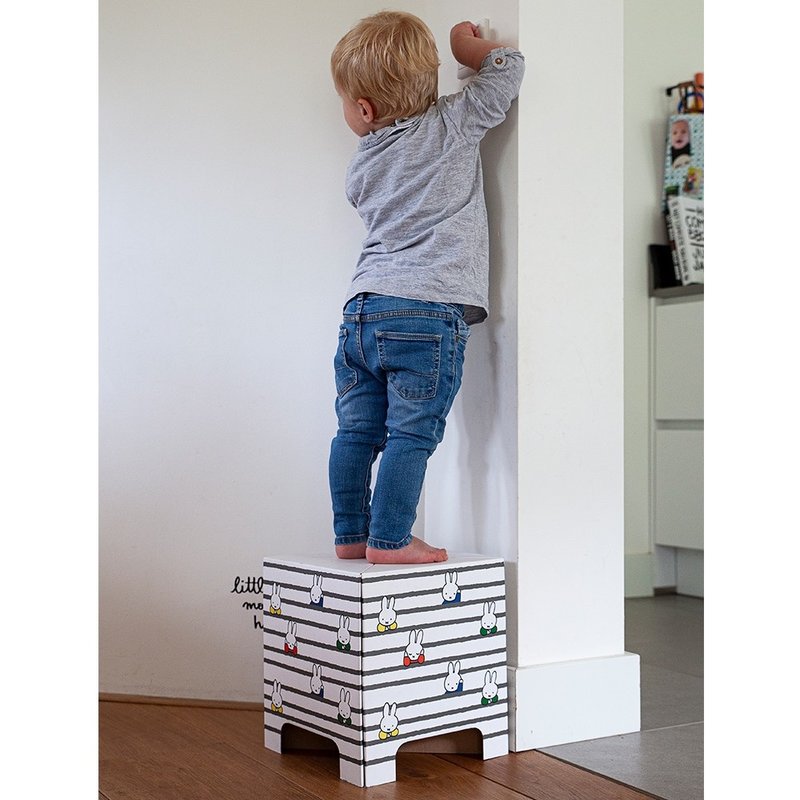 Stool Cardboard - Miffy - black white stripes