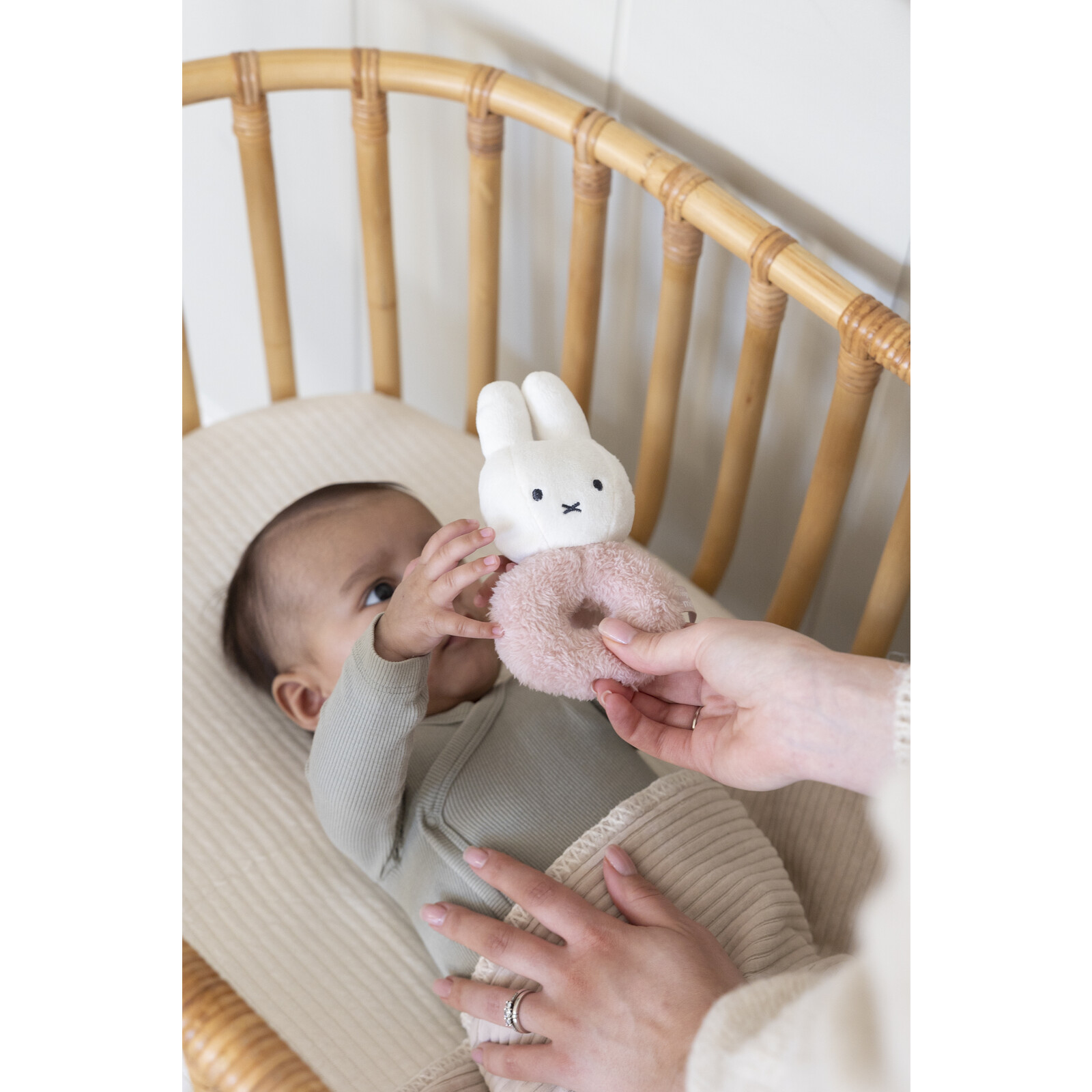 Miffy Rattle Fluffy pink