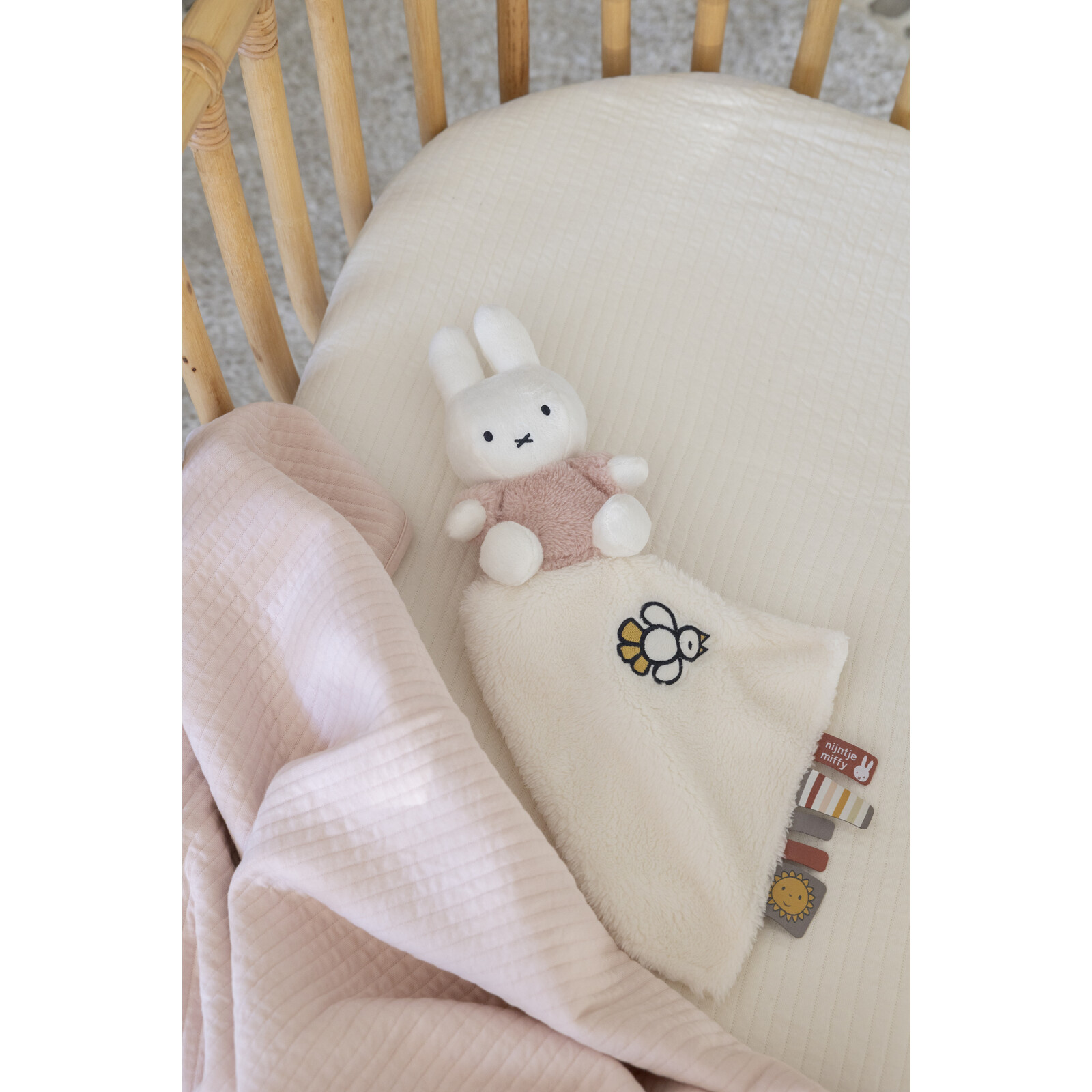 Miffy Cuddle Cloth Fluffy pink