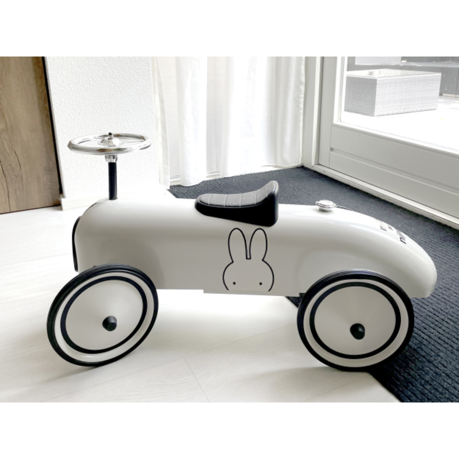 Miffy retro walker