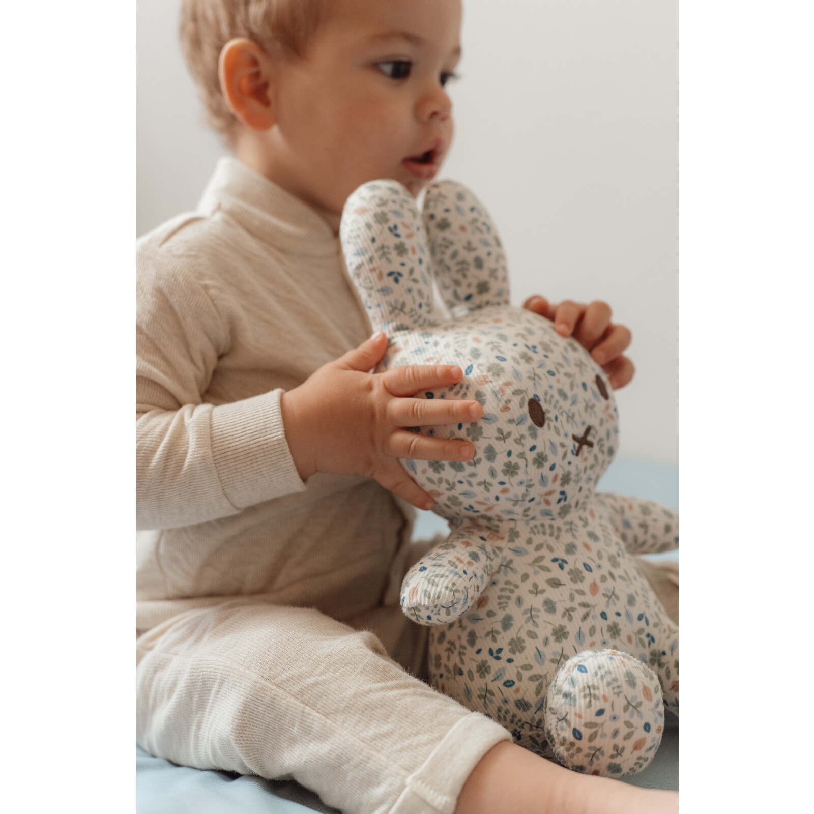 Lucky Leaves Miffy Kuscheltier All-Over 30cm