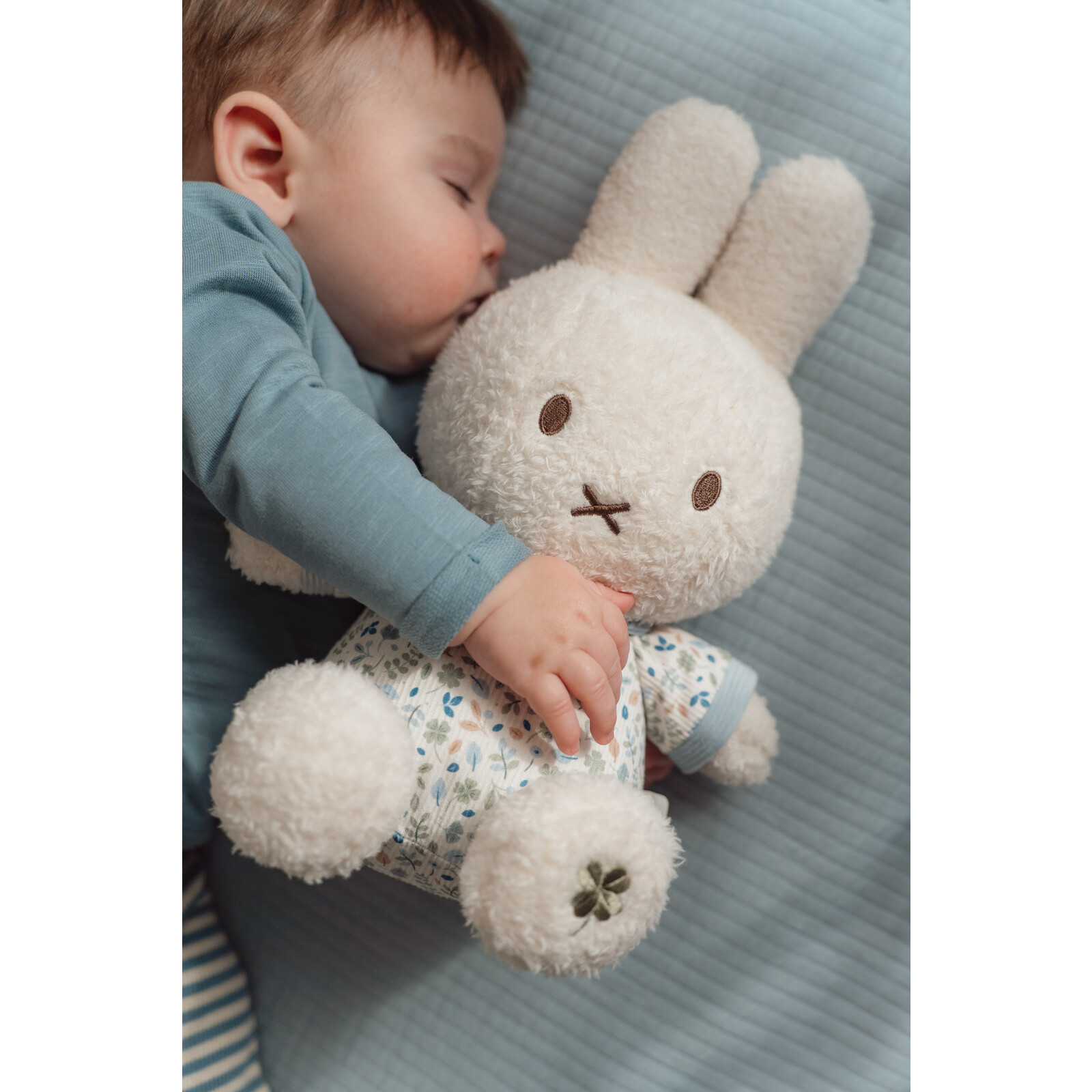 Lucky Leaves Miffy Kuscheltier 30cm