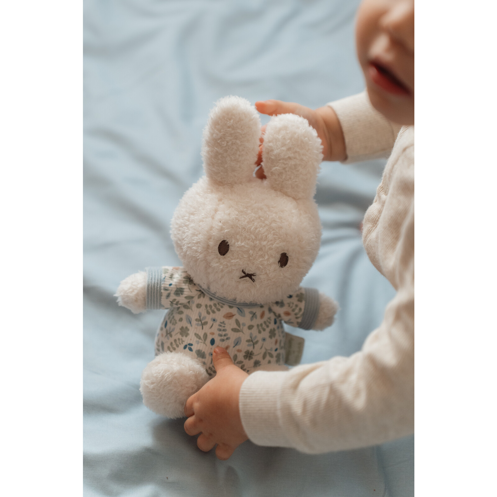 Lucky Leaves Miffy cuddly toy 20cm
