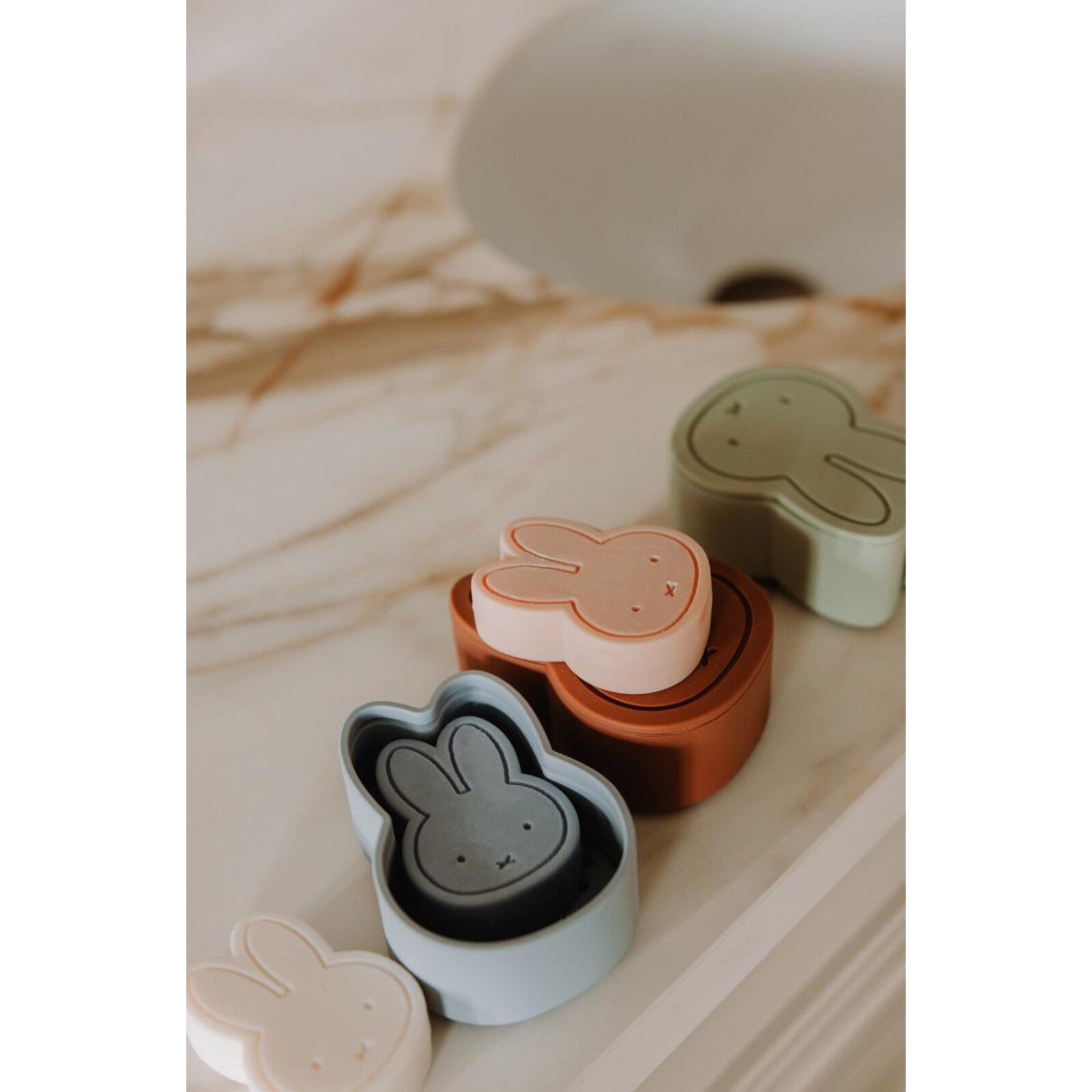 miffy travel- storage box  powder