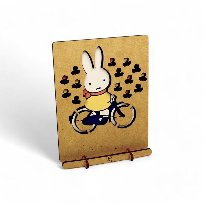 Miffy auf dem Fahrrad pop up art