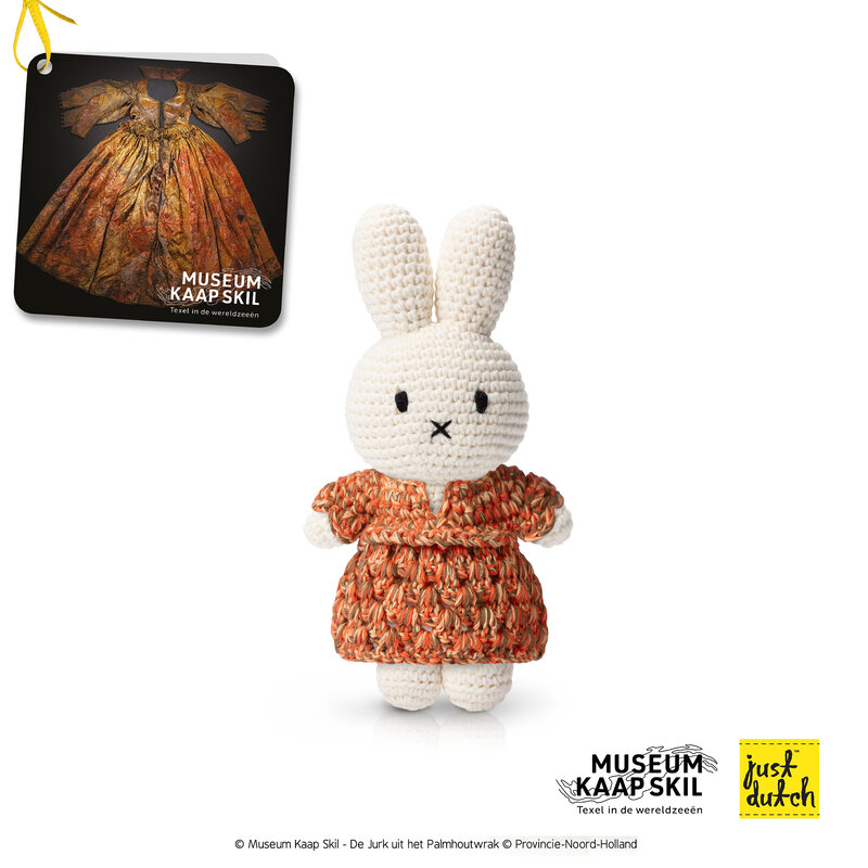 Miffy handgefertigt und ihr Cape Skil Kleid