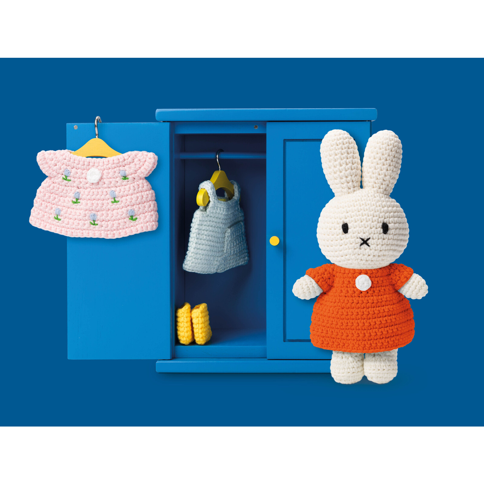 Kleiderschrank für Miffy, Melanie & Boris handgefertigt + 4 Kleiderbügel