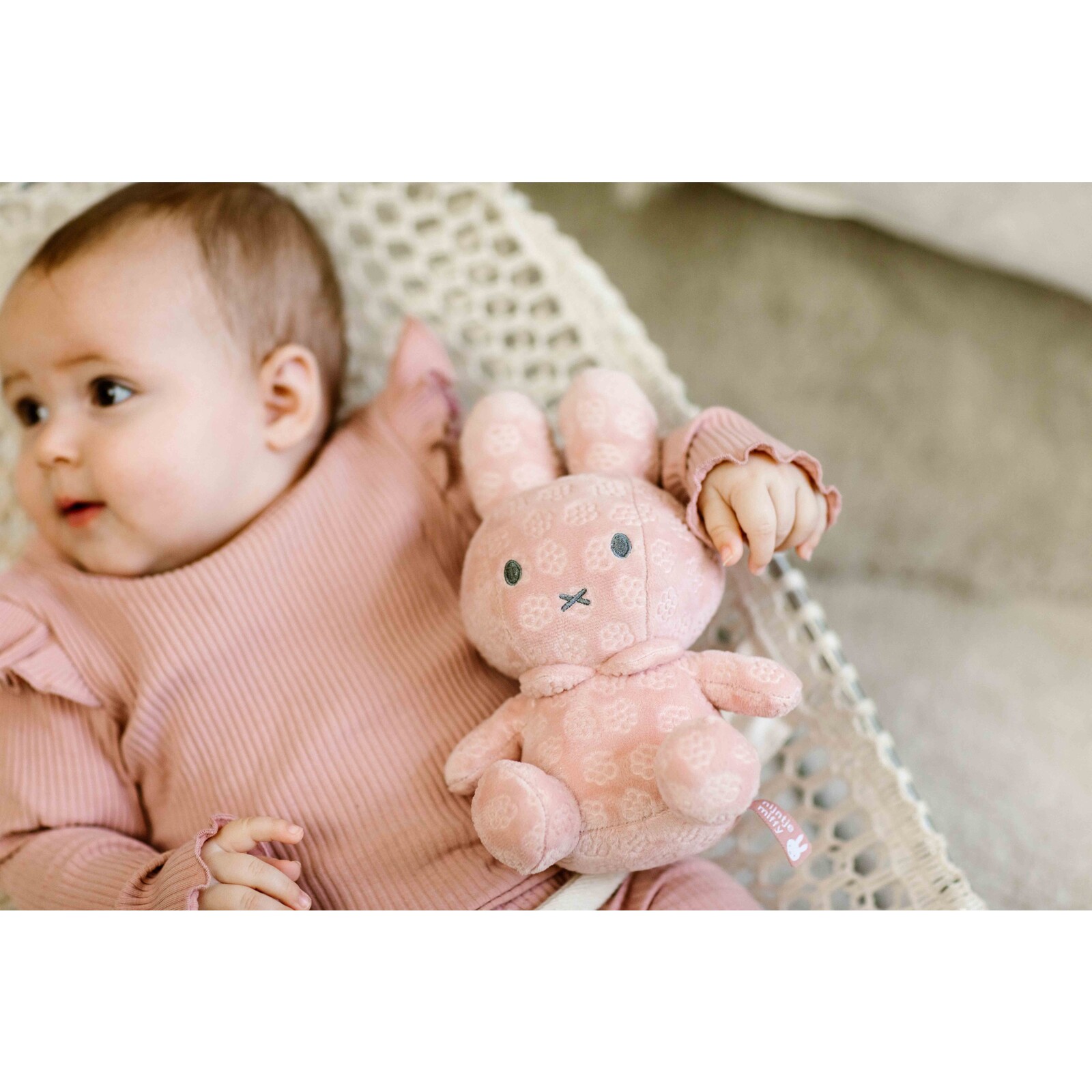 Miffy cuddly toy 20cm pink flower
