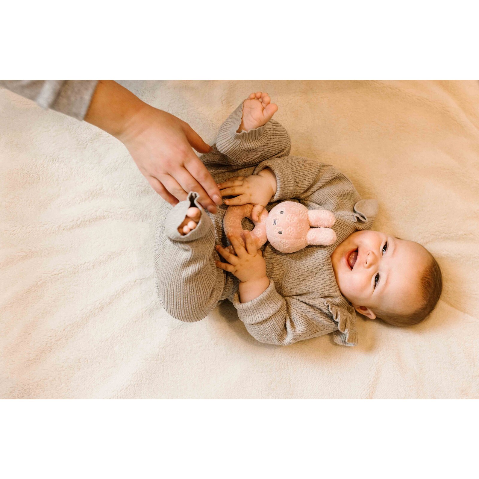 Miffy rattle pink flower