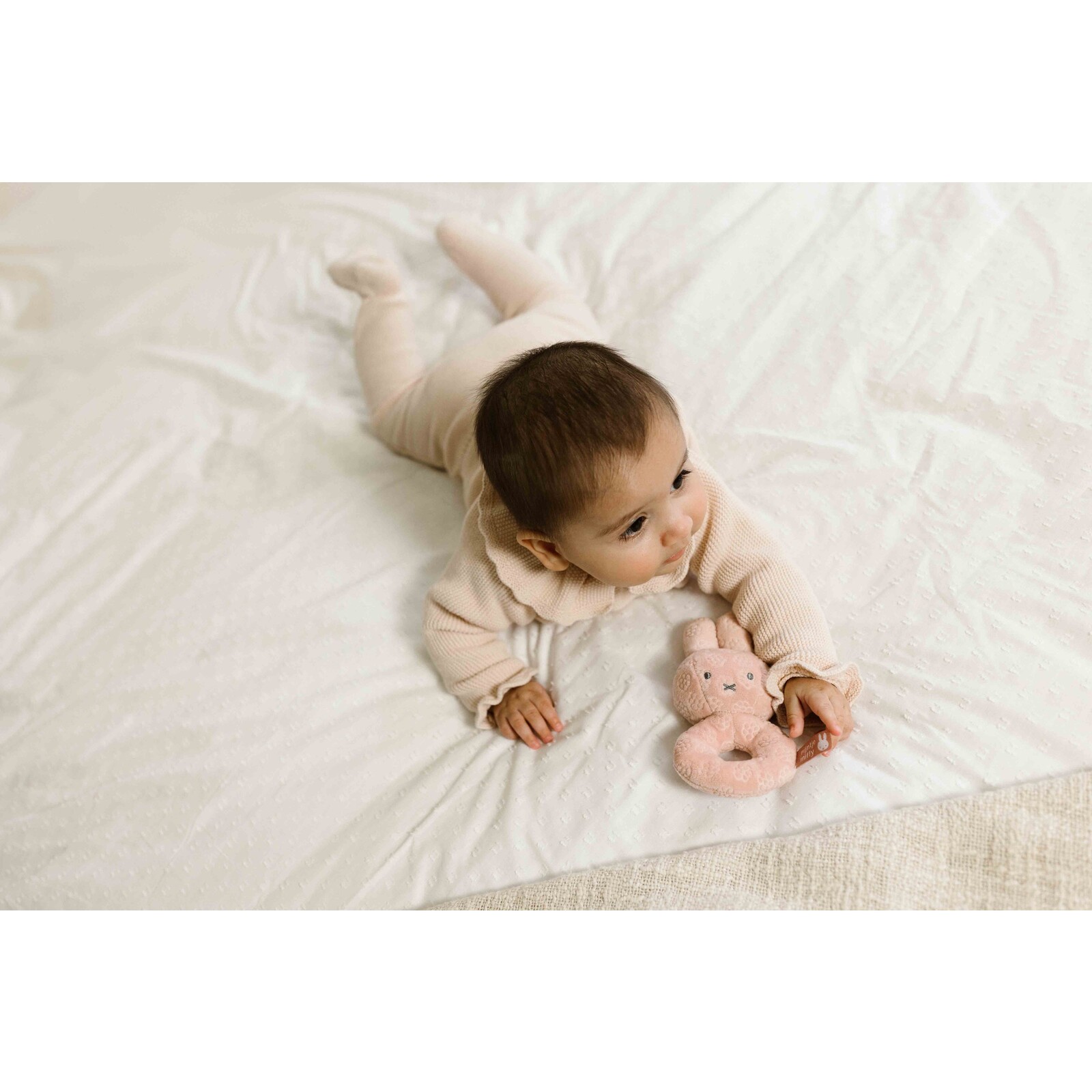 Nijntje rammelaar pink flower