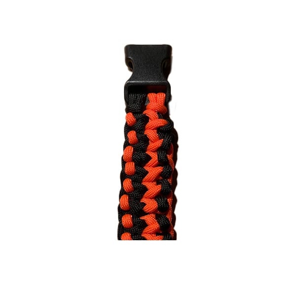 Instructions for tying the ‘One Night in Bangkok’ paracord knot