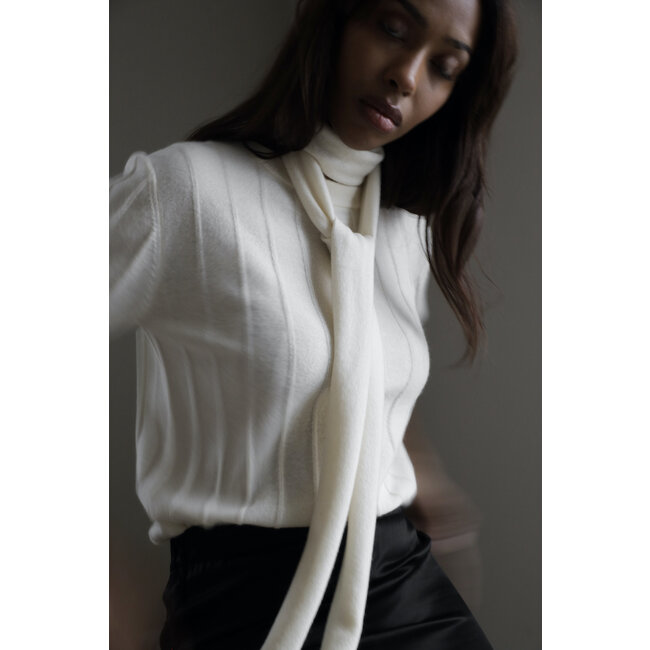 Christian AKS Gracie cashmere knit