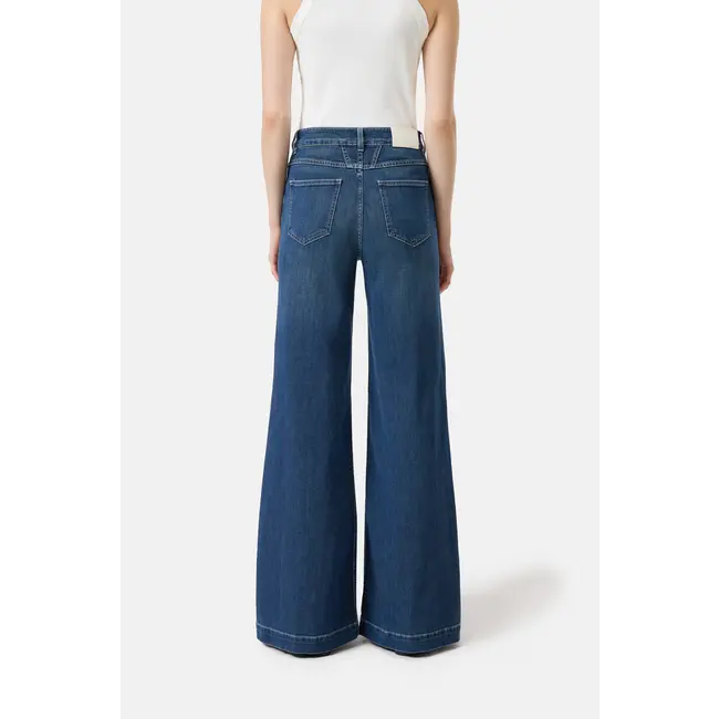 Closed  C22004-03P-45 Glow up