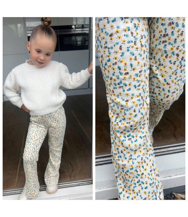 Dirkje Flared broek met bloemetjesprint