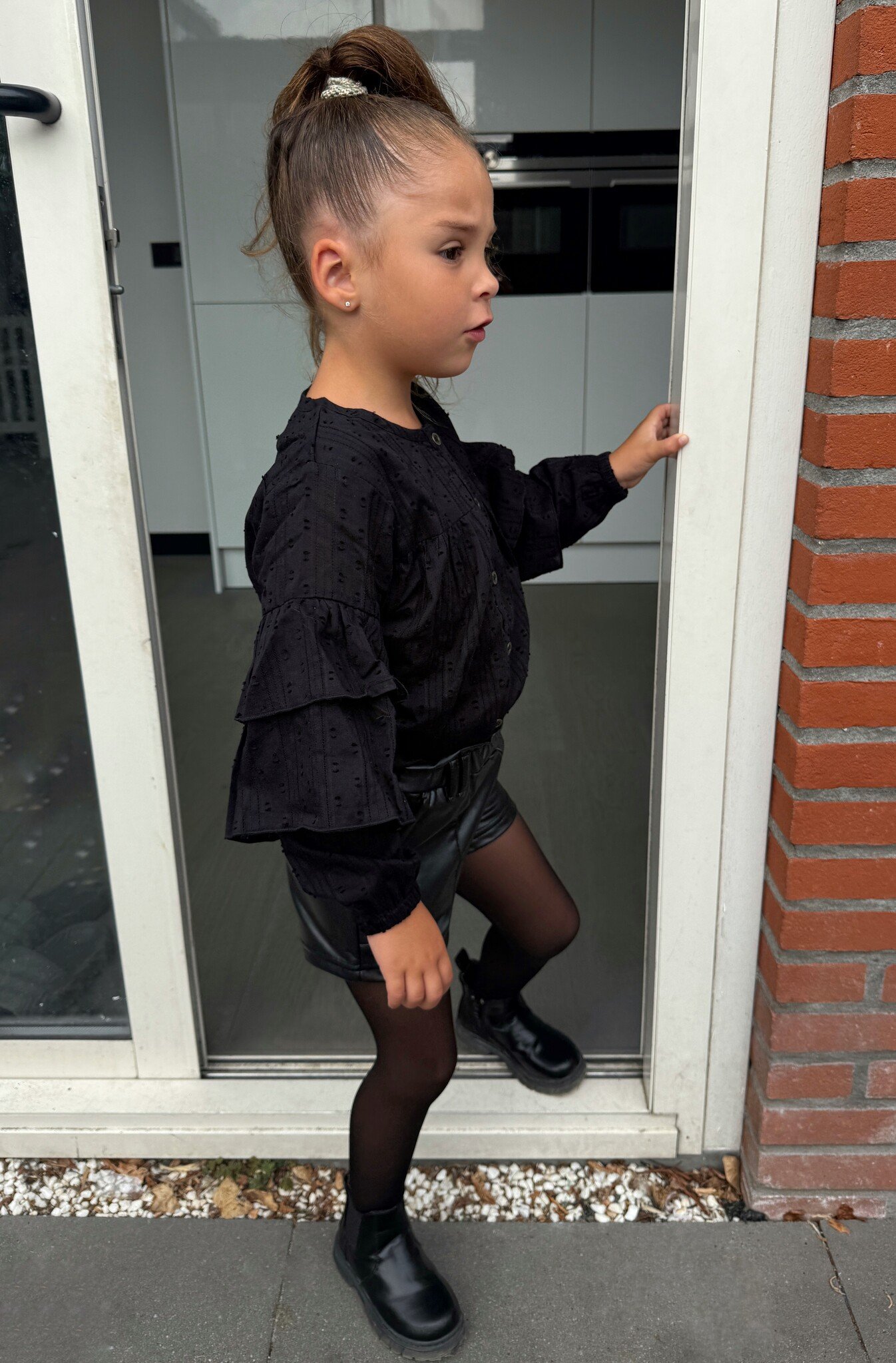 Ruffle Blouse - Zwart
